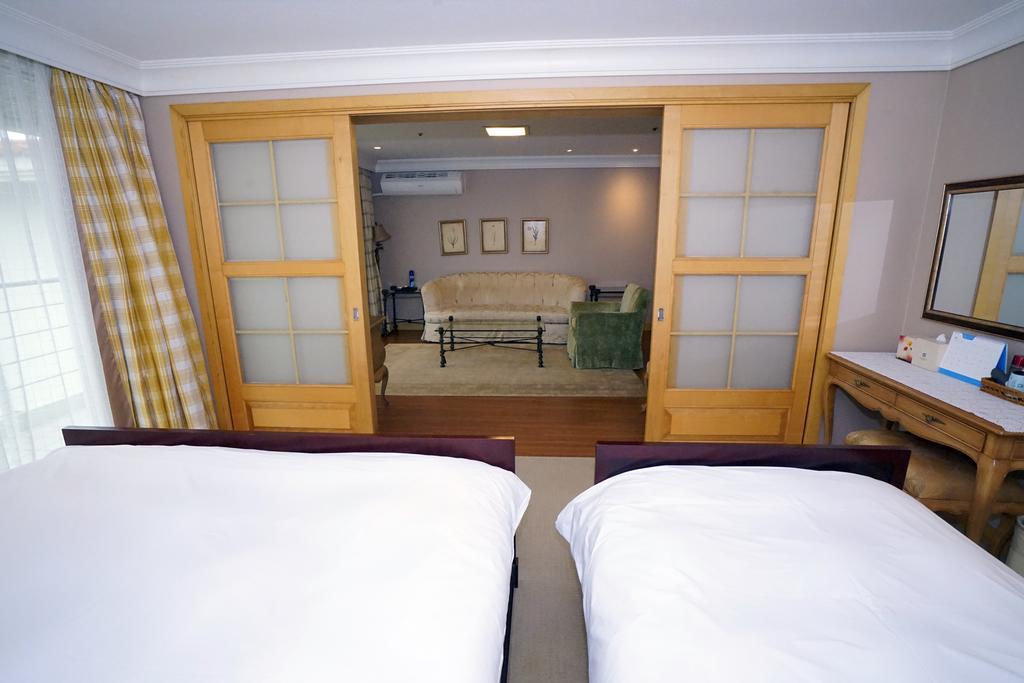 Lake Hills Jeju Resort Seogwipo Exterior photo