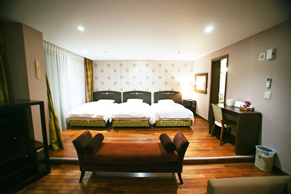Lake Hills Jeju Resort Seogwipo Exterior photo
