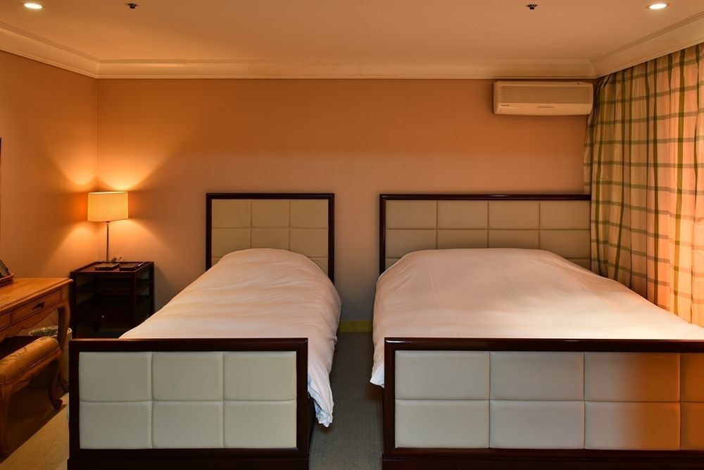 Lake Hills Jeju Resort Seogwipo Exterior photo