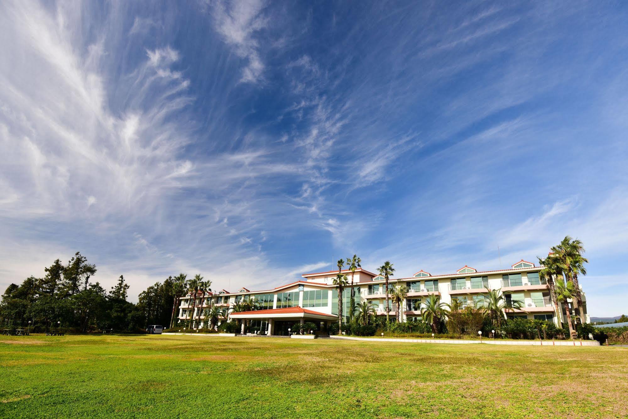 Lake Hills Jeju Resort Seogwipo Exterior photo